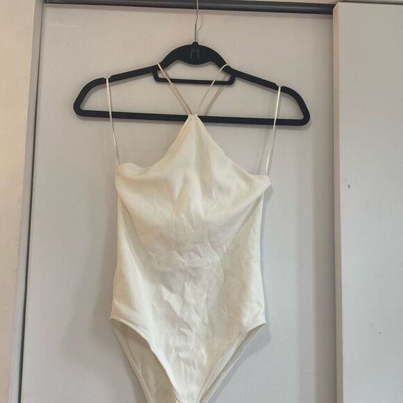 Zara Tops - Zara white rubbed body suit halter